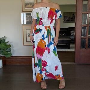 Nwt off the shoulder tropical